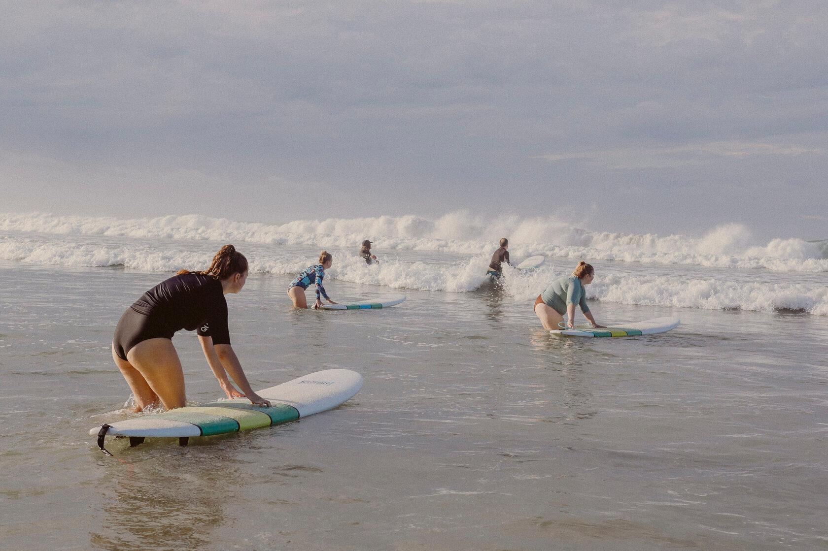 Beneficios del Baño de Hielo para Surfistas: Recuperación, Rendimiento y Ventaja Mental